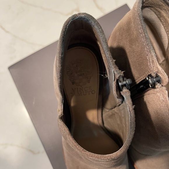 Vince Camuto Katleen Peep Toe Bootie - Picture 8 of 9